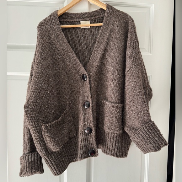 Babaa Sweaters - Babaa Wool Cardigan in Grayish Brown (no 11 Oak) with Brown buttons